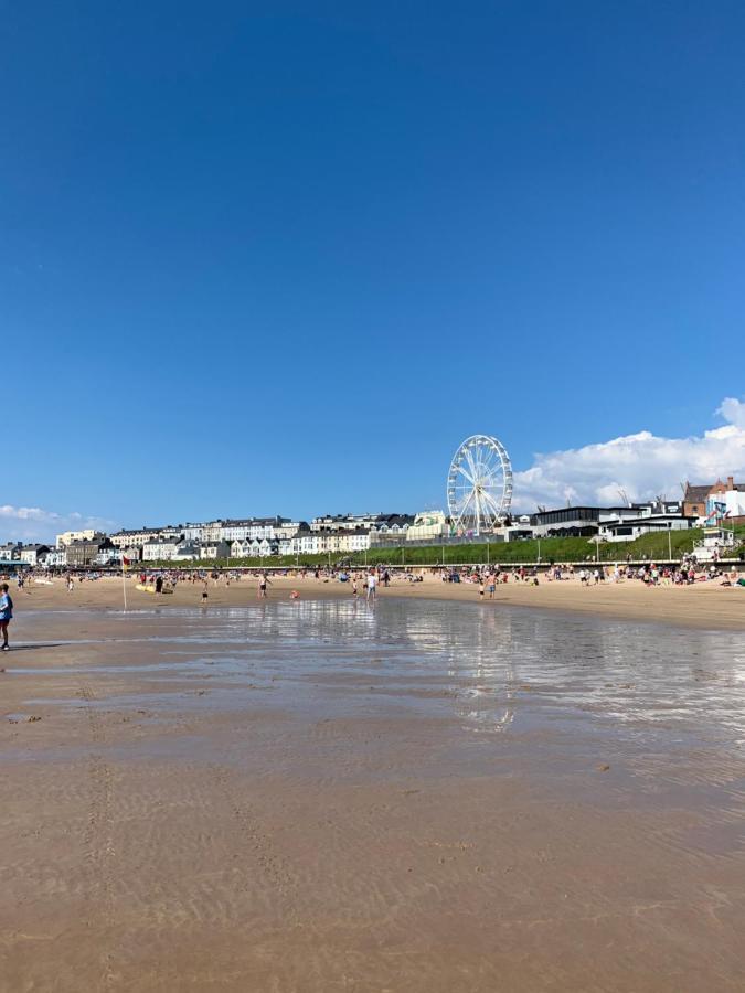 Stunning 3 Bed Seafront Mansion Building Sleeps 6 Adults Or 8 With Kids Lägenhet Portrush Exteriör bild