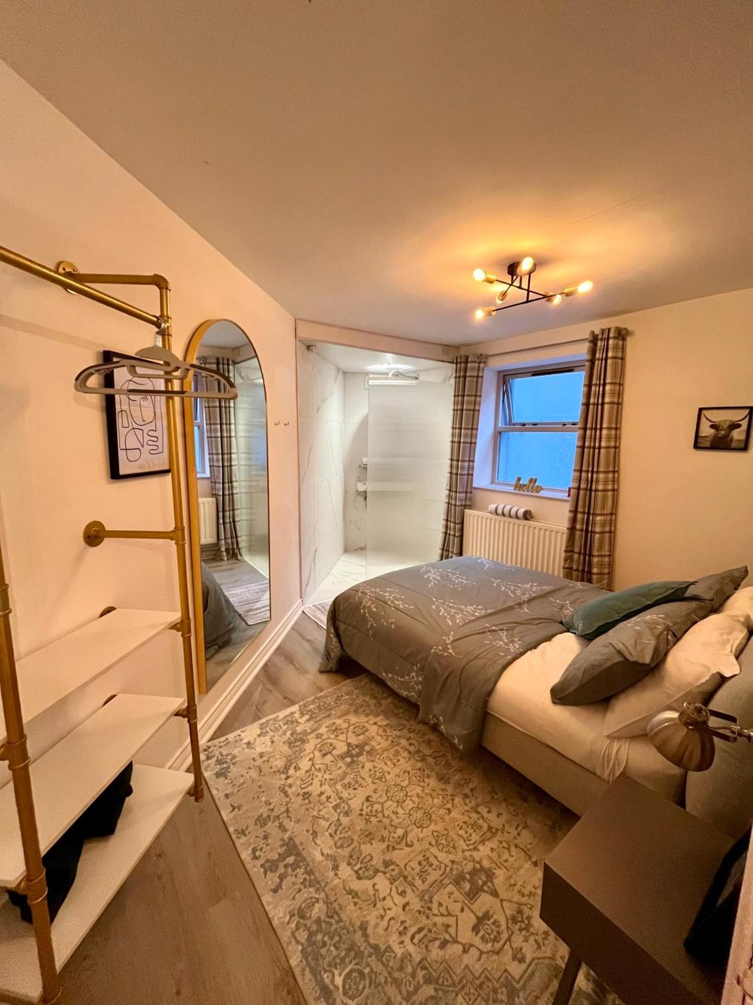 Stunning 3 Bed Seafront Mansion Building Sleeps 6 Adults Or 8 With Kids Lägenhet Portrush Exteriör bild